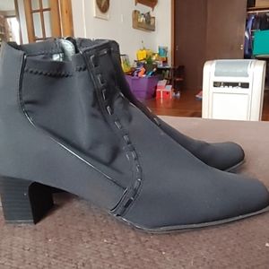 Black Life Stride booties size 9
